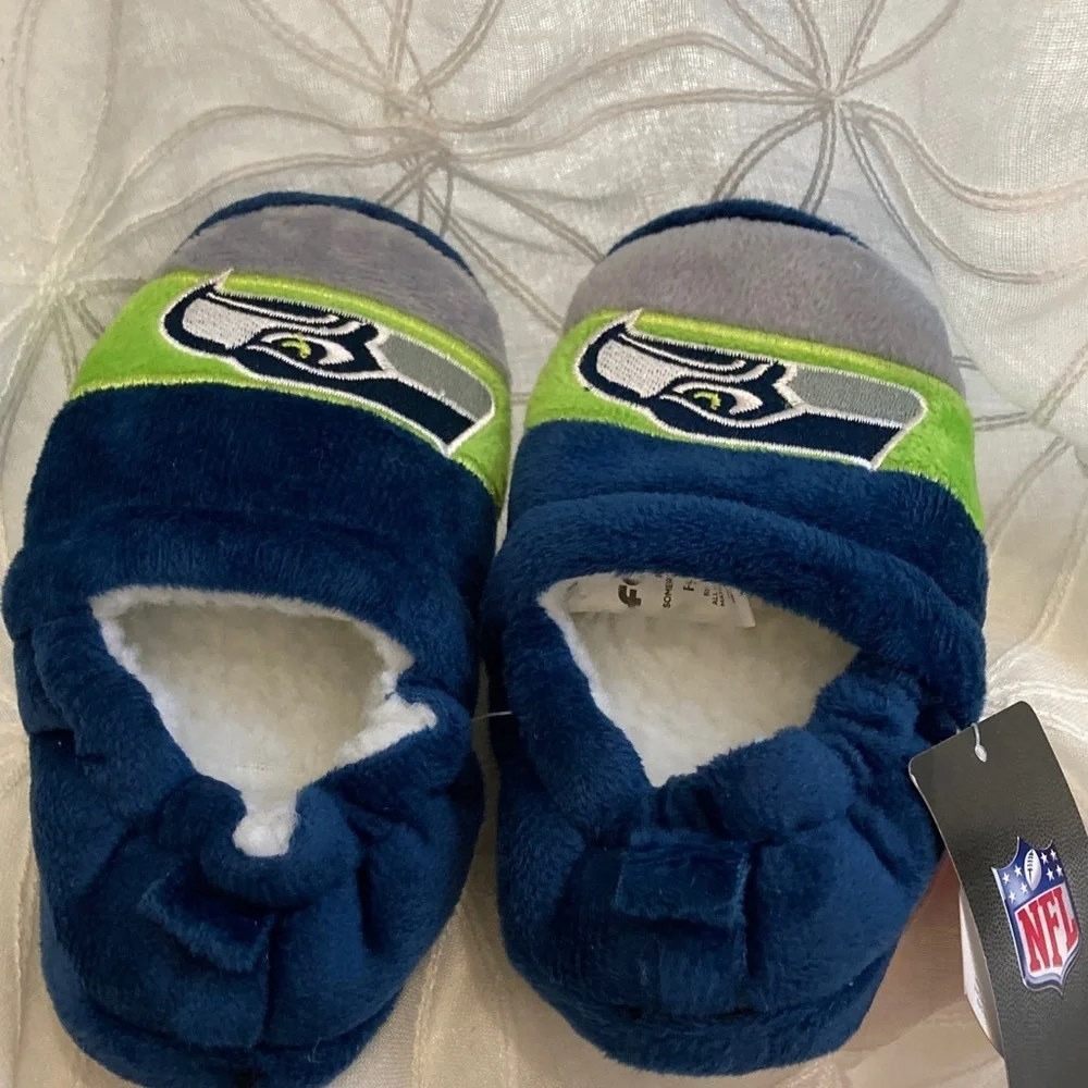 NWT Toddler Seattle Seahawks Slippers